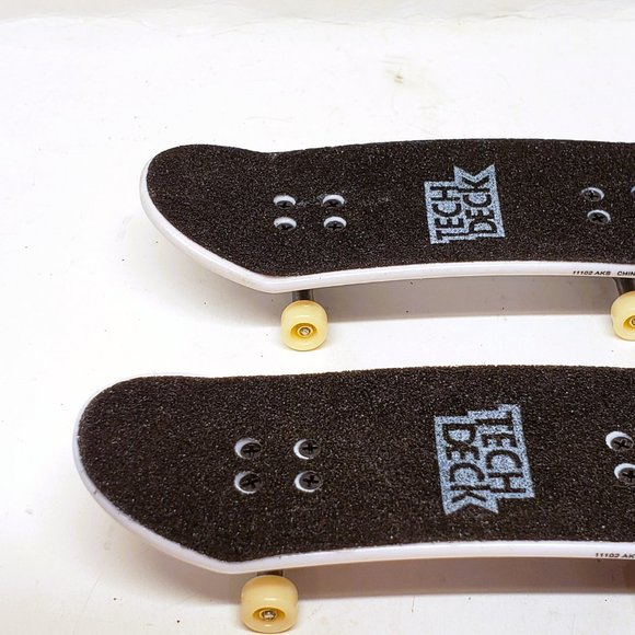 Tech Deck Finger Skate Board Lot of 2 Felipe Plan B Sovrn MMXIX Ryan - Picture 7 of 8